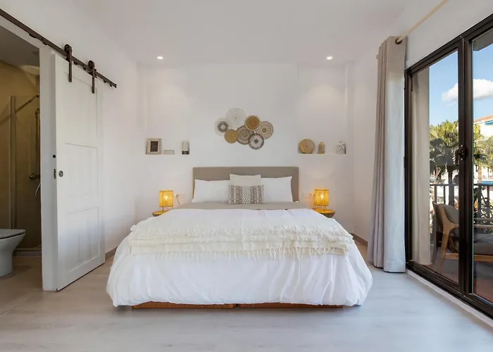 Luminoso En Andalucia Del Mar マルベーリャ