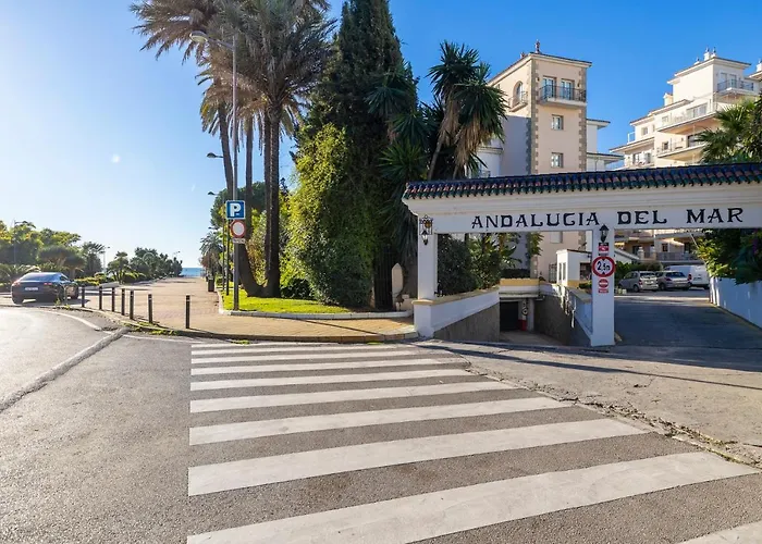Luminoso En Andalucia Del Mar アパート マルベーリャ